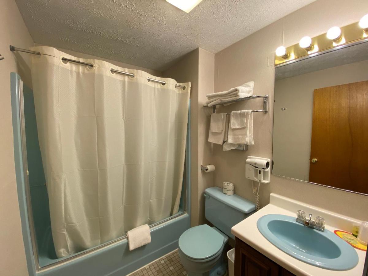 Economy Lodge 682 Main St Sturbridge Kültér fotó