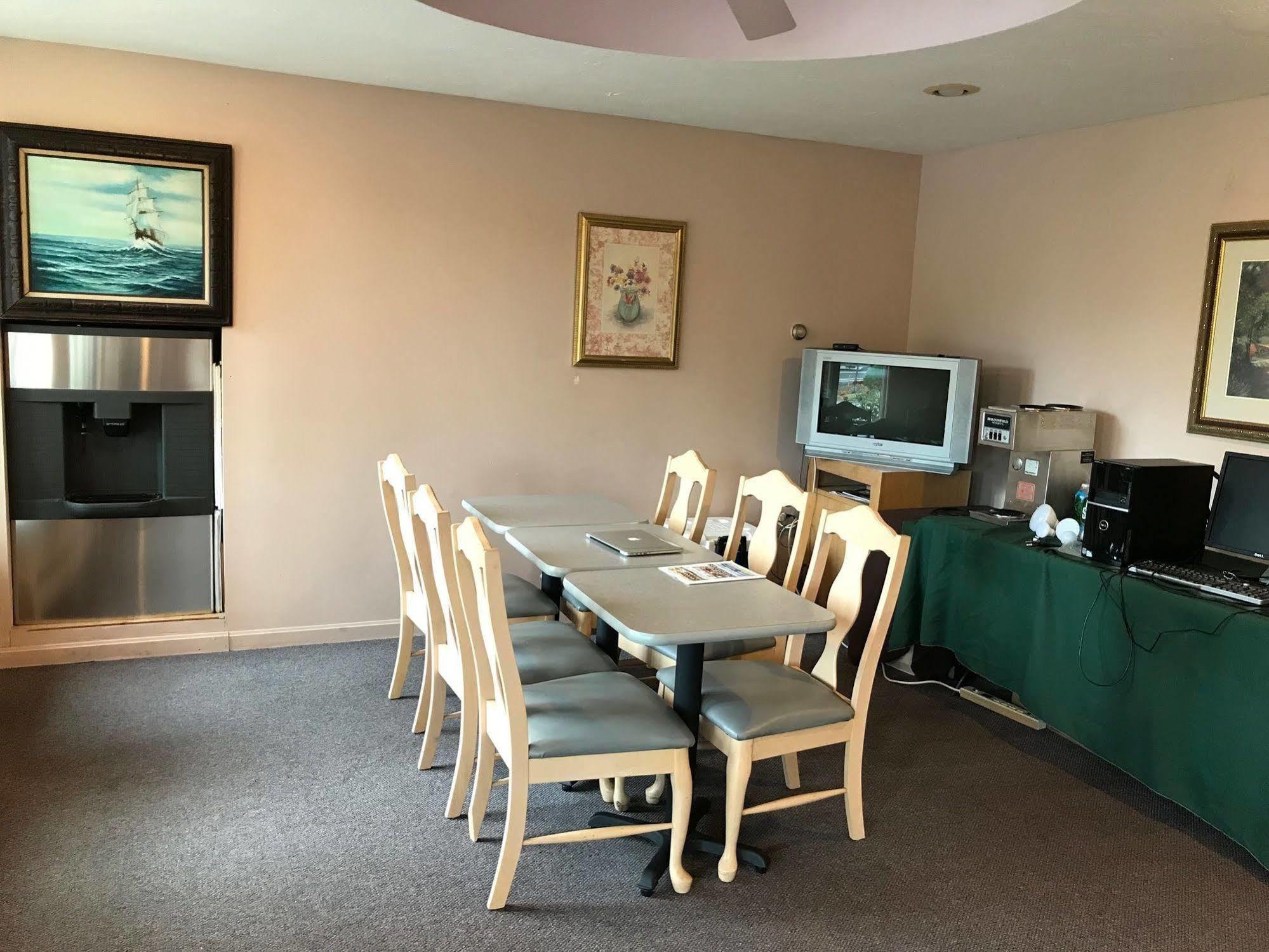 Economy Lodge 682 Main St Sturbridge Kültér fotó