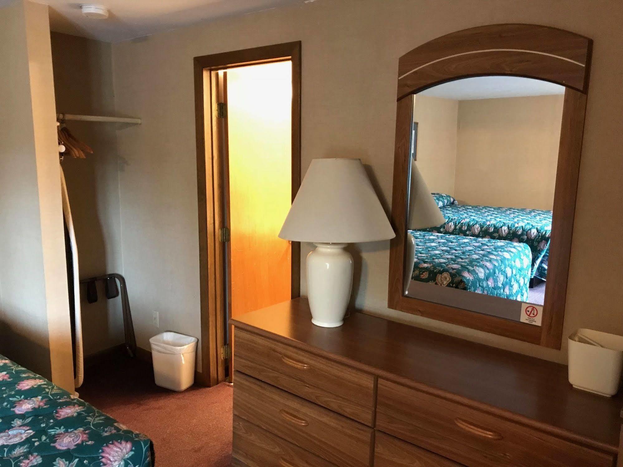 Economy Lodge 682 Main St Sturbridge Kültér fotó