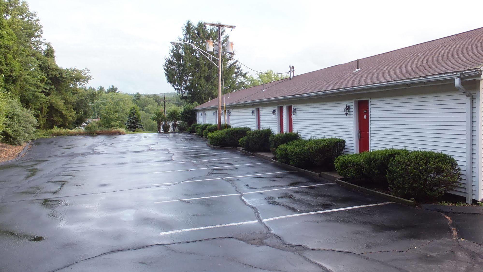 Economy Lodge 682 Main St Sturbridge Kültér fotó